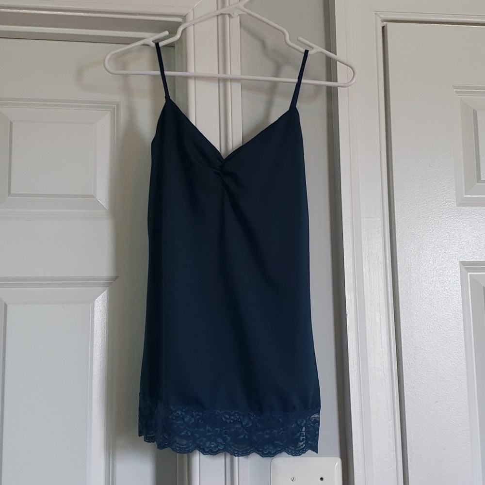 Teal tank top with adjustable straps & lace trim